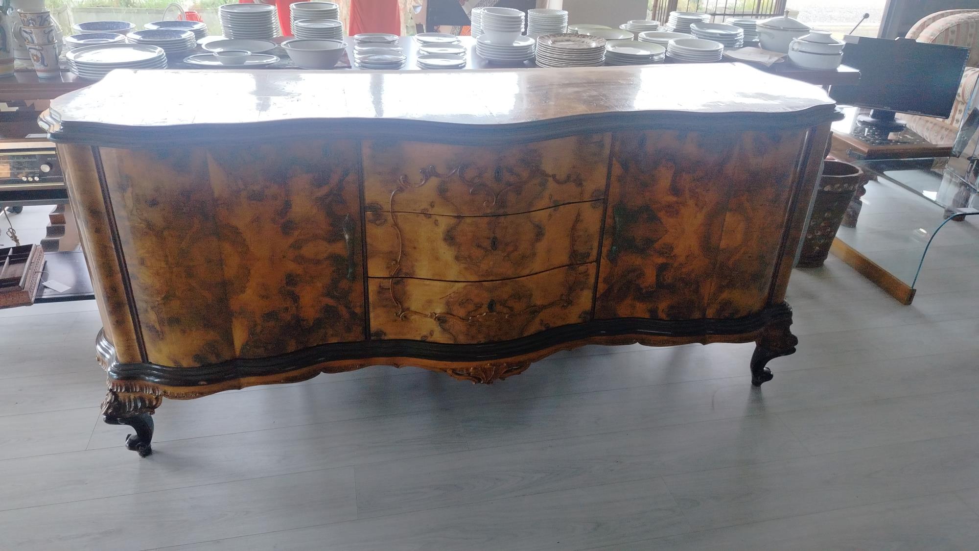 Credenza legno Chippelndale con specchiera
