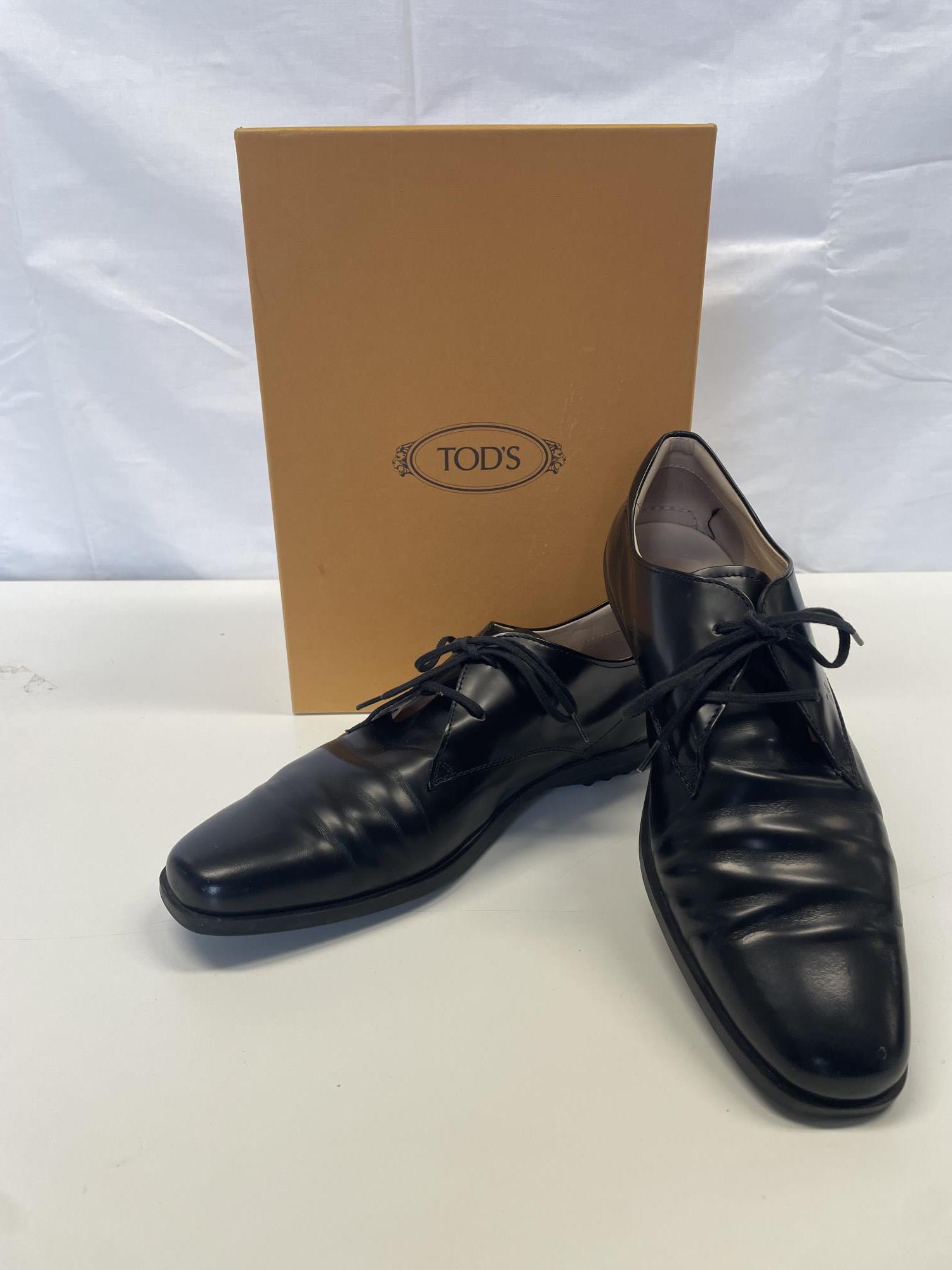 scarpa nera con laccio in pelle nr. 39 Tod s