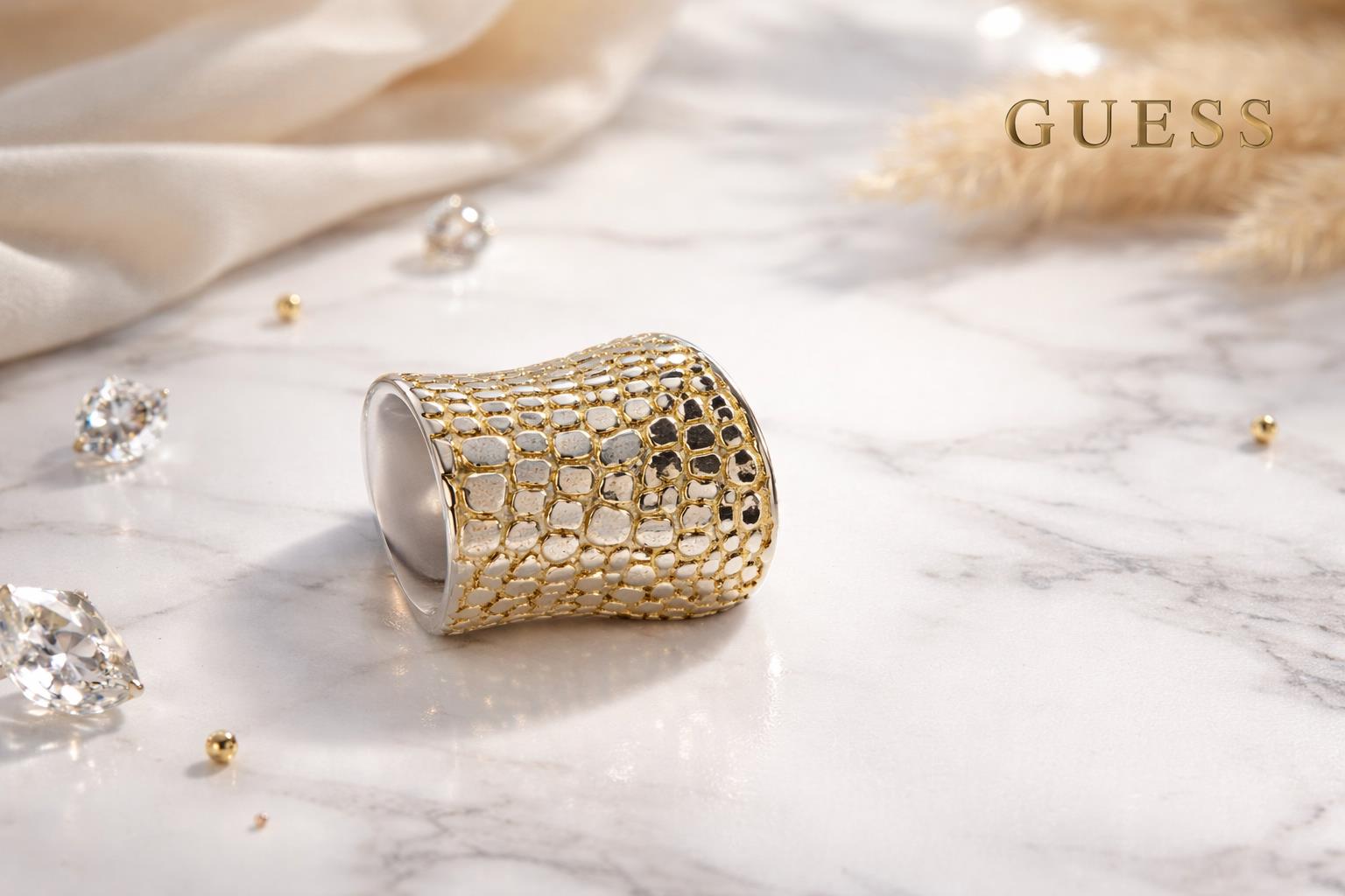 anello a fascia inserti verdi Guess