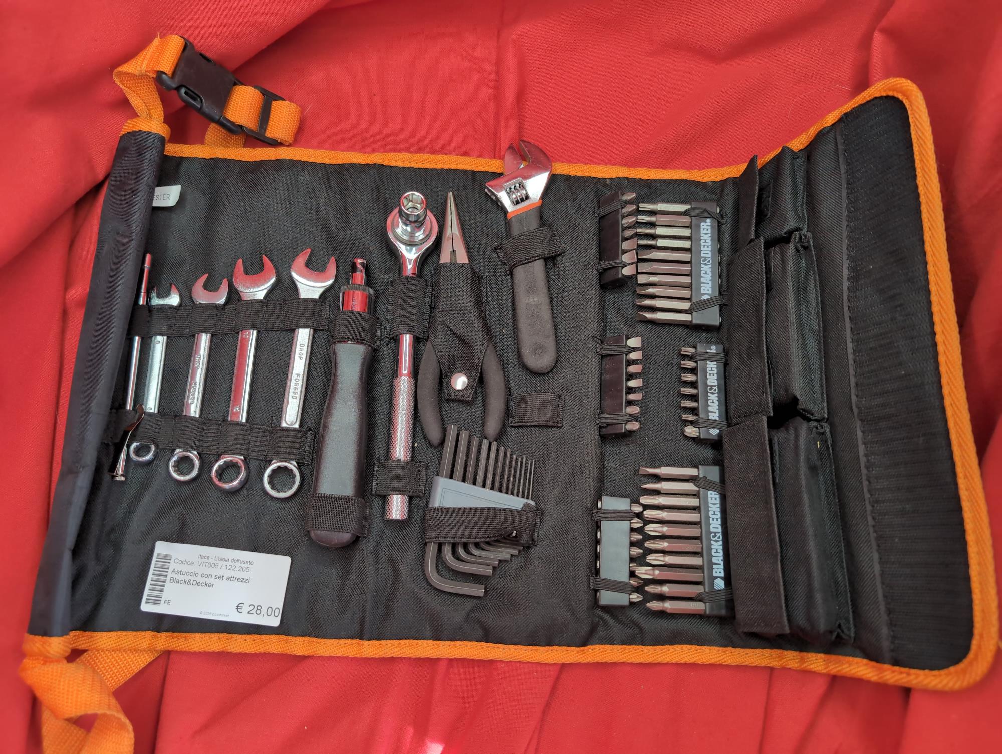 Astuccio con set attrezzi Black&Decker