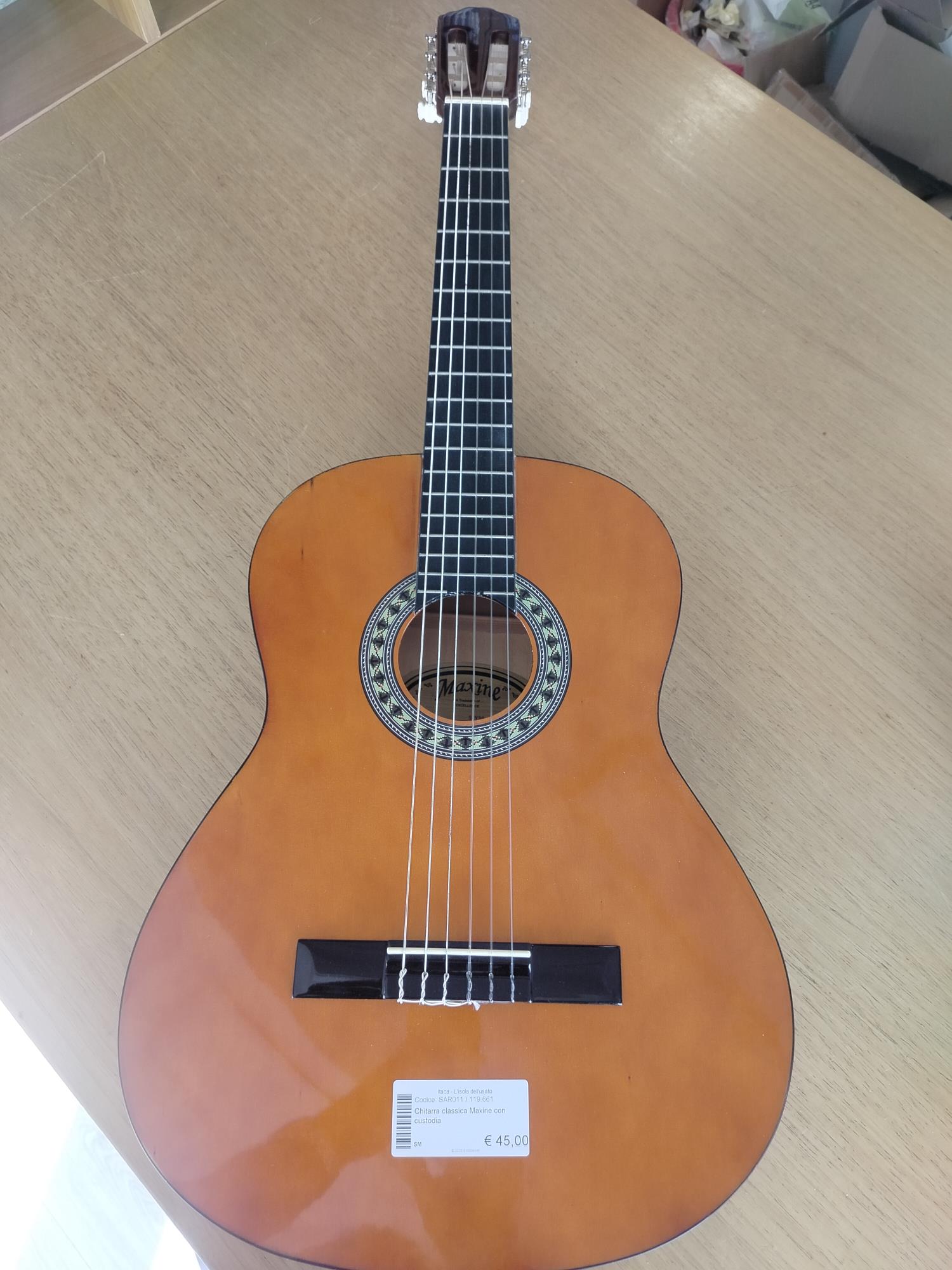 Chitarra classica Maxine con custodia