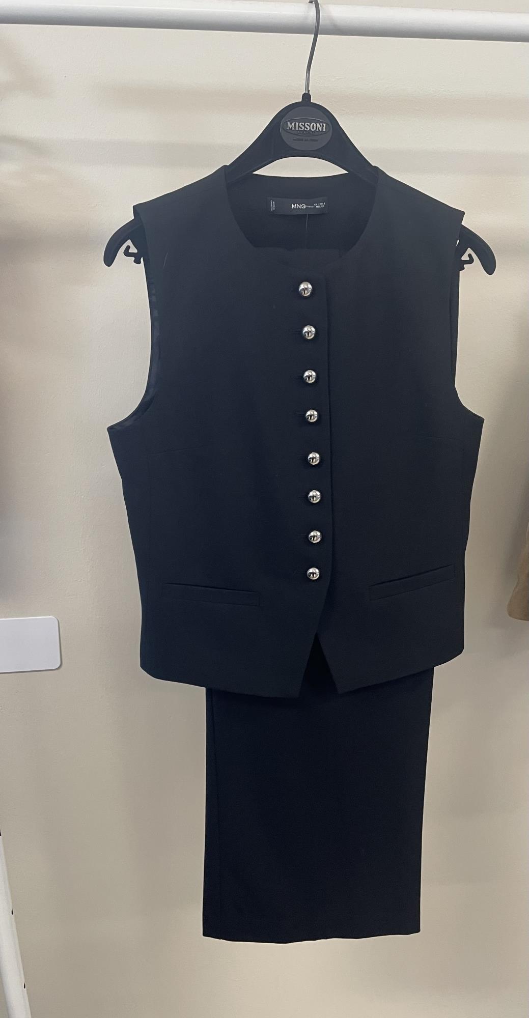 completo nero gilet+pantalone nero tg. S Mango