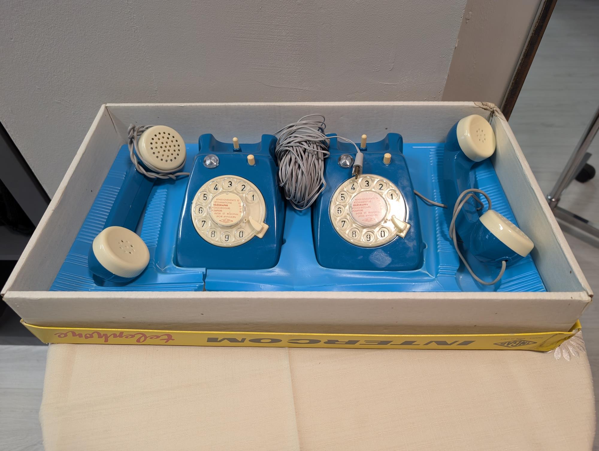 Coppia telefoni gioco vintage Intercom Telephone