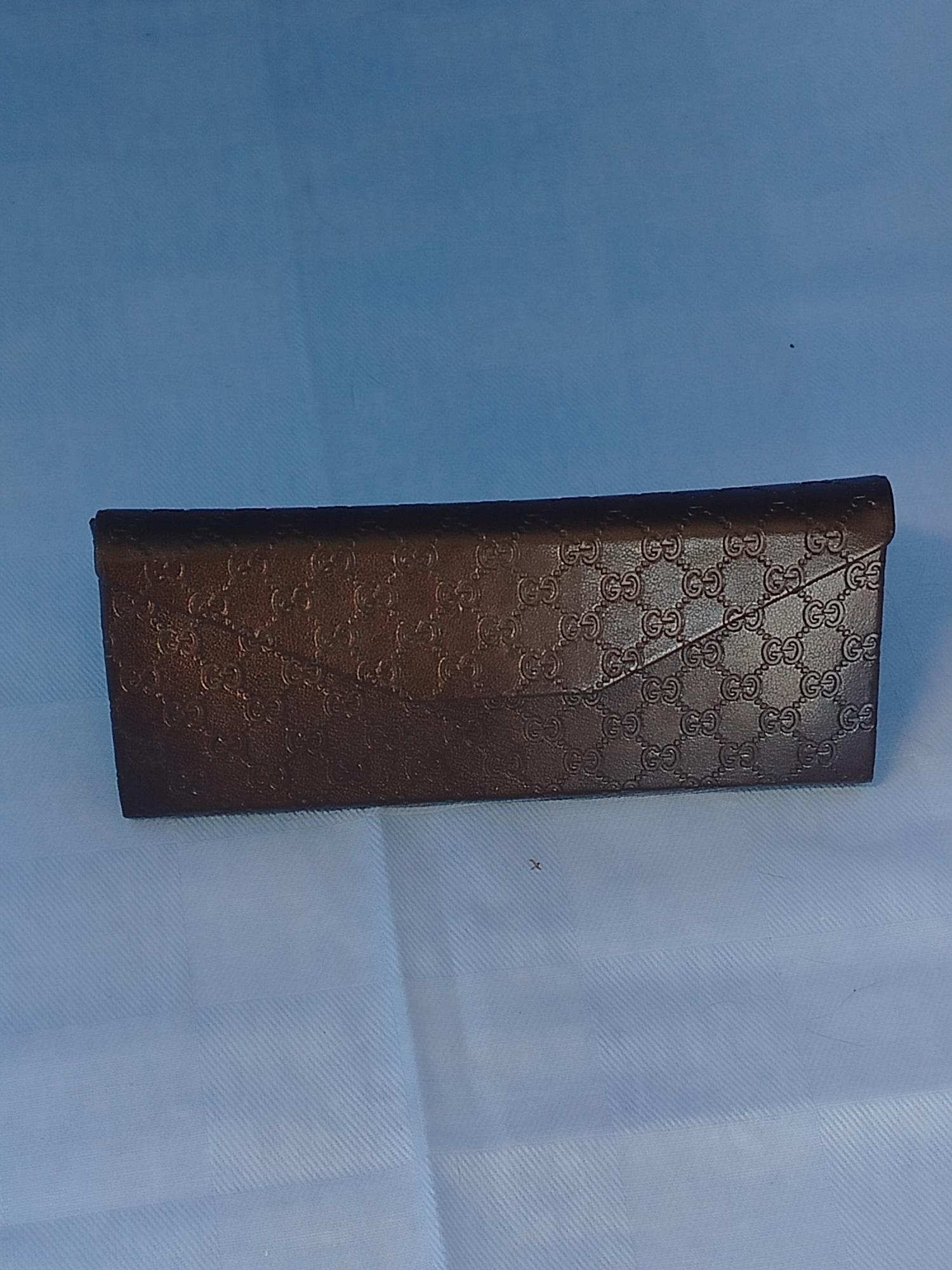 Custodia per occhiali Gucci color marrone