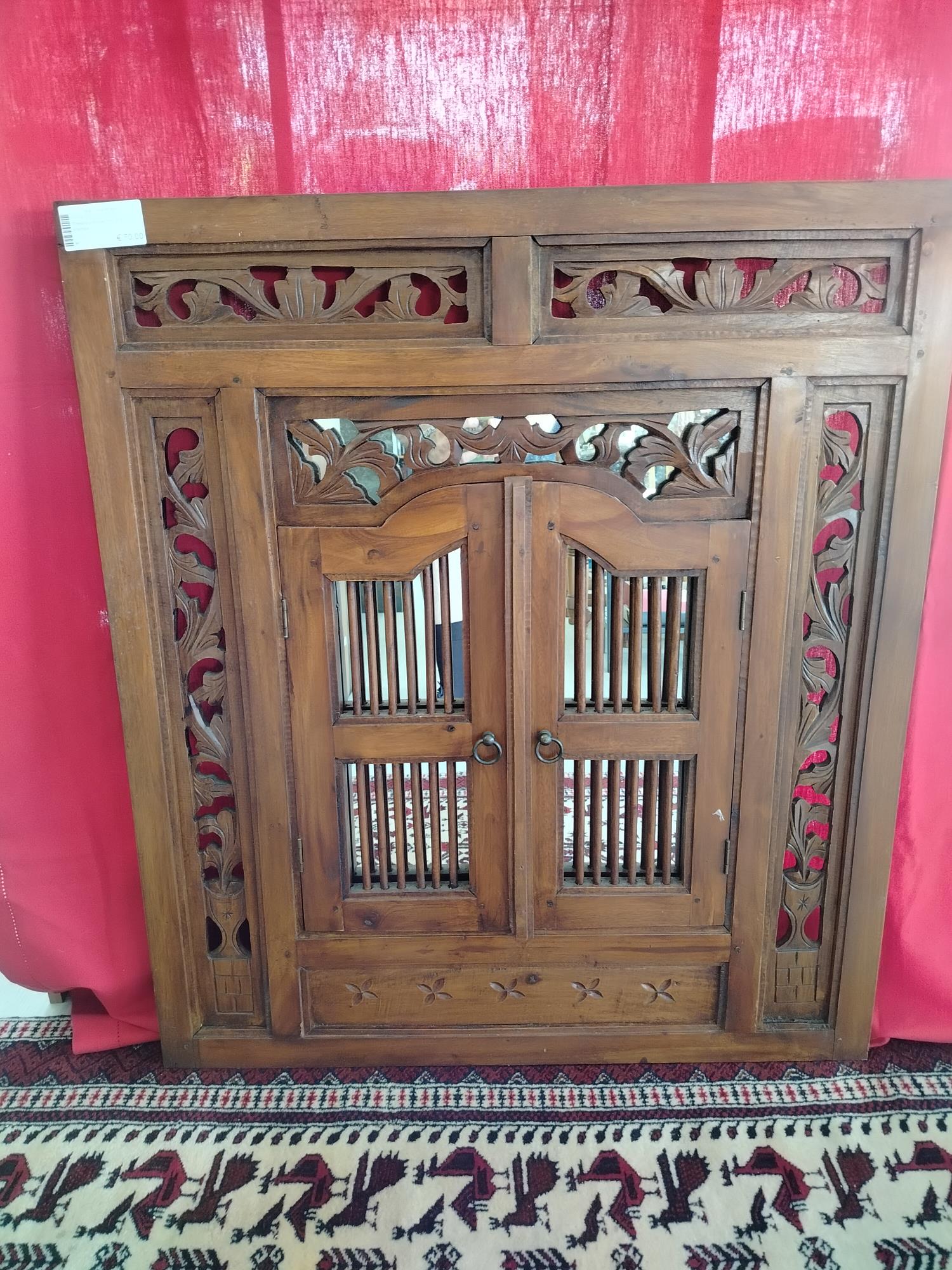 Finestra con specchio stile orientale