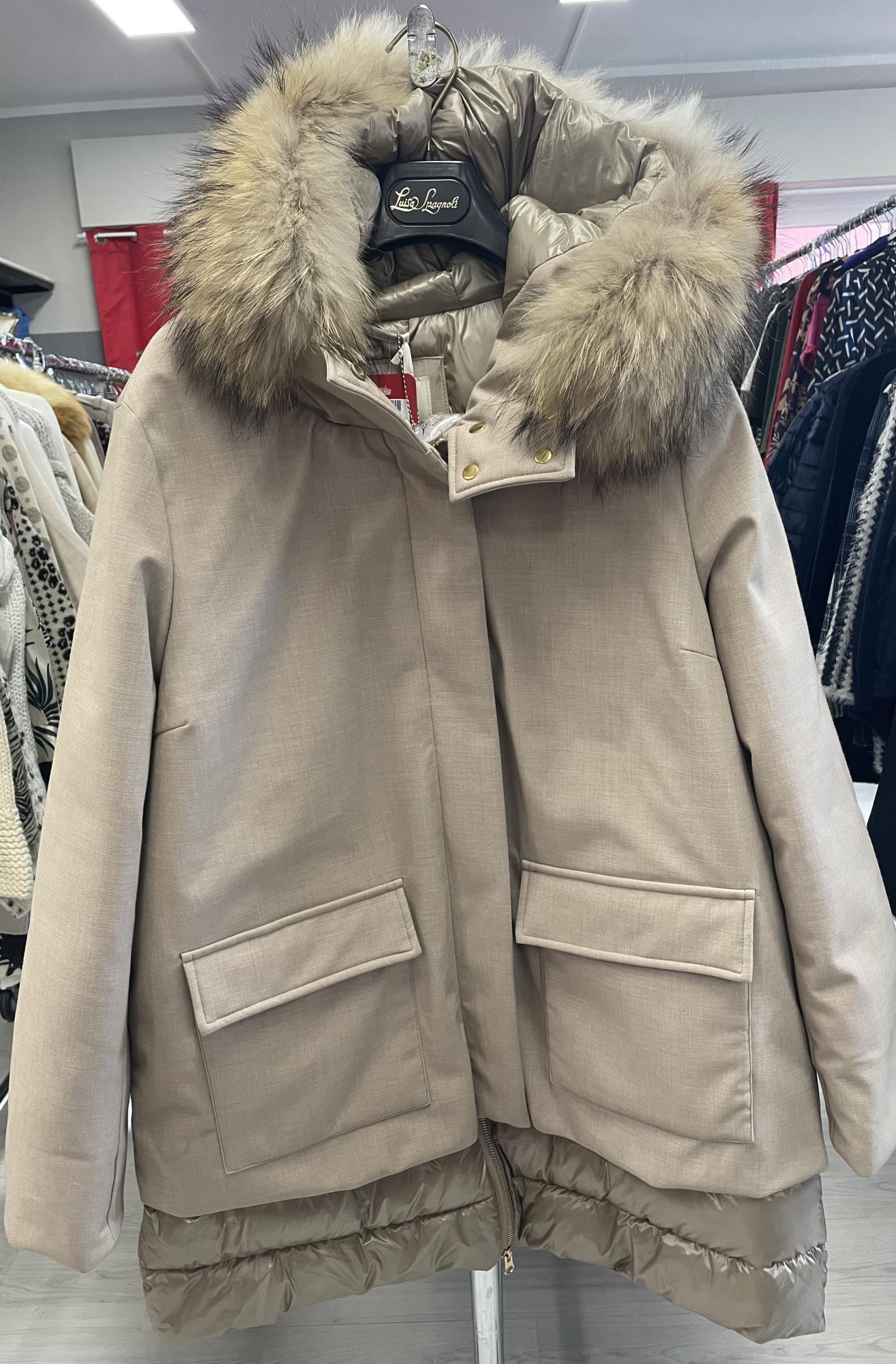 giaccone beige con piumino dentro e pelo cappuccio tg. XXL Yes-Zee