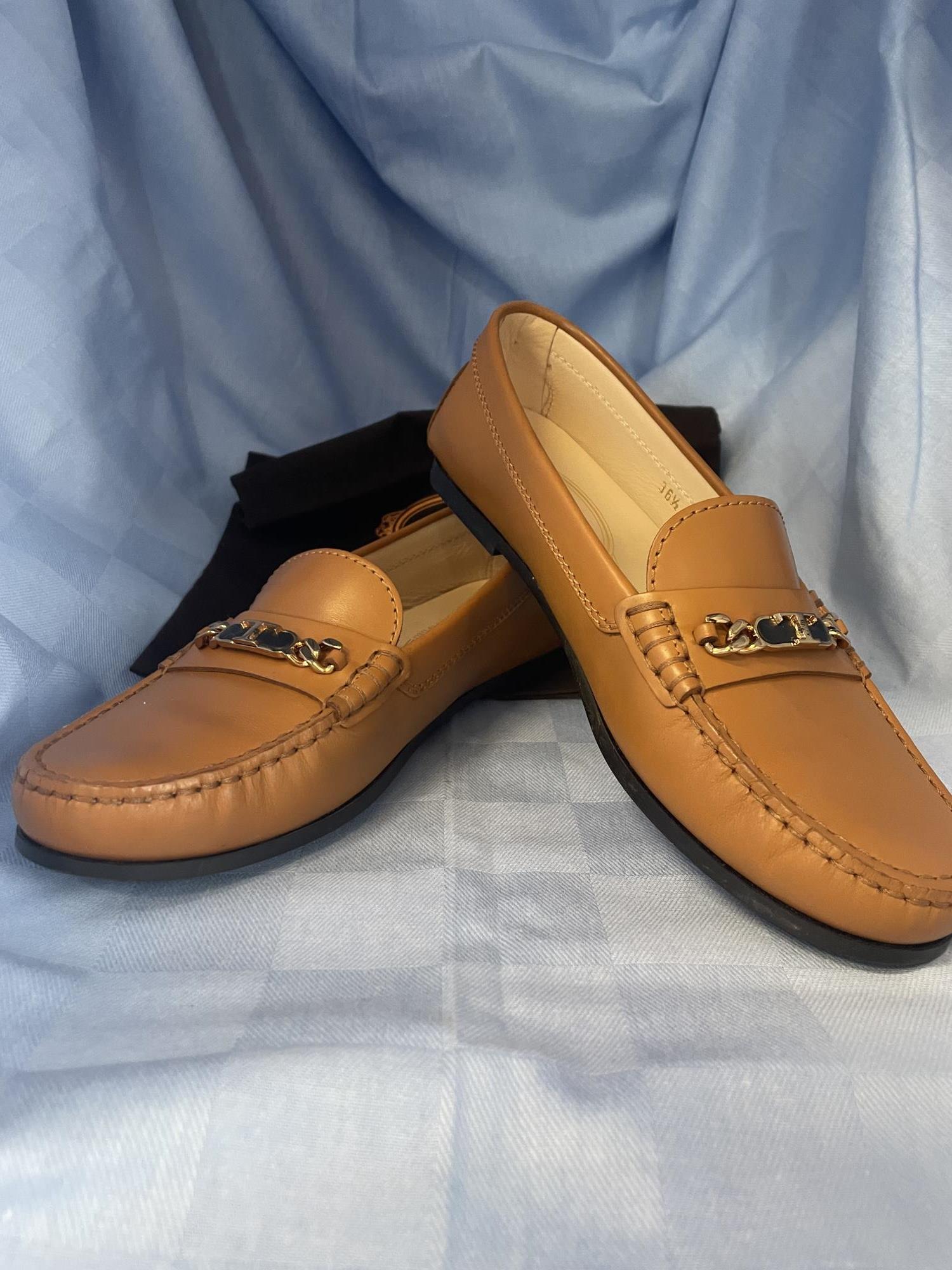 mocassino color cuoio con fibietta dorata e nera nr. 36,5 Tod s