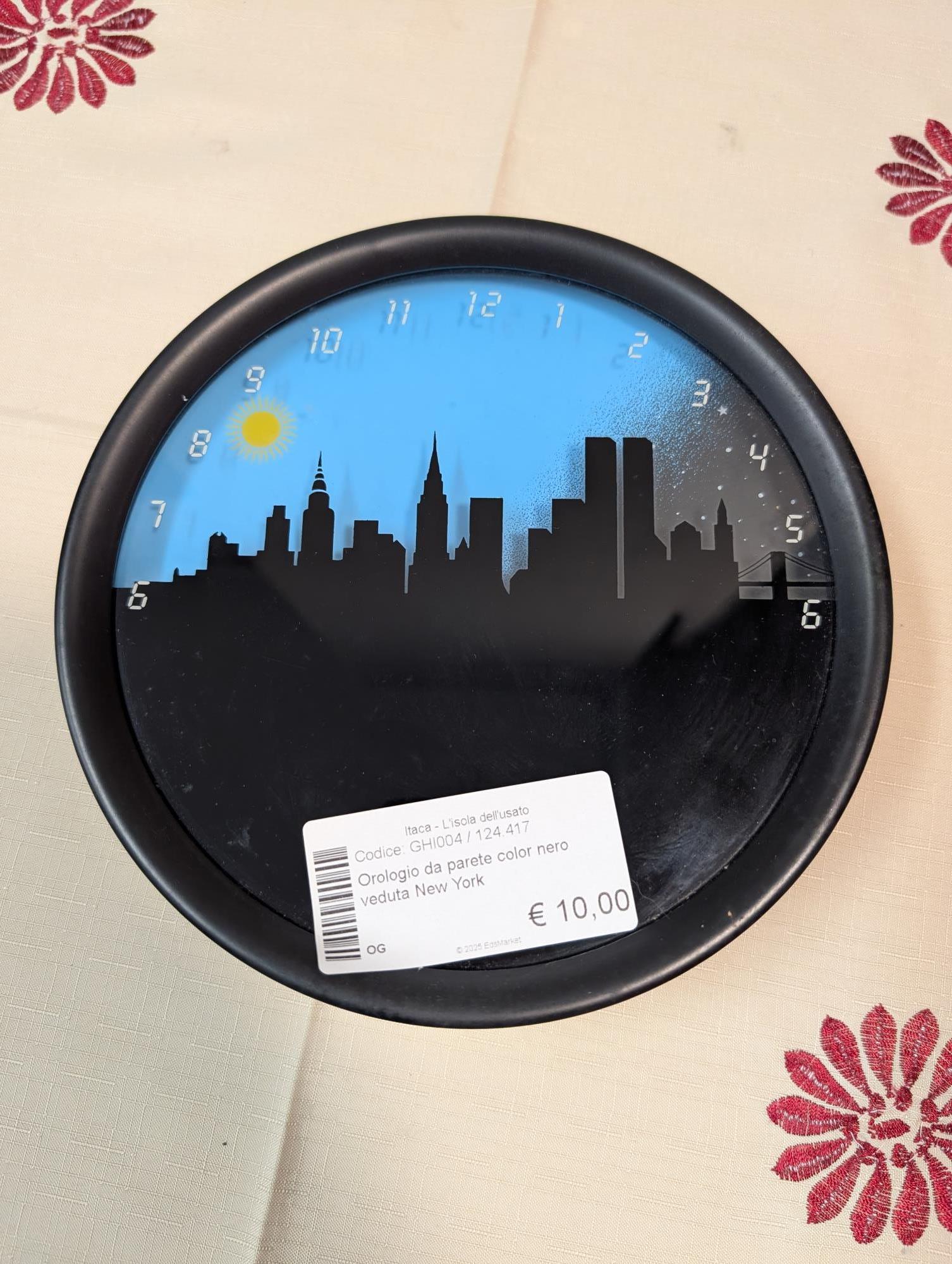 Orologio da parete color nero veduta New York