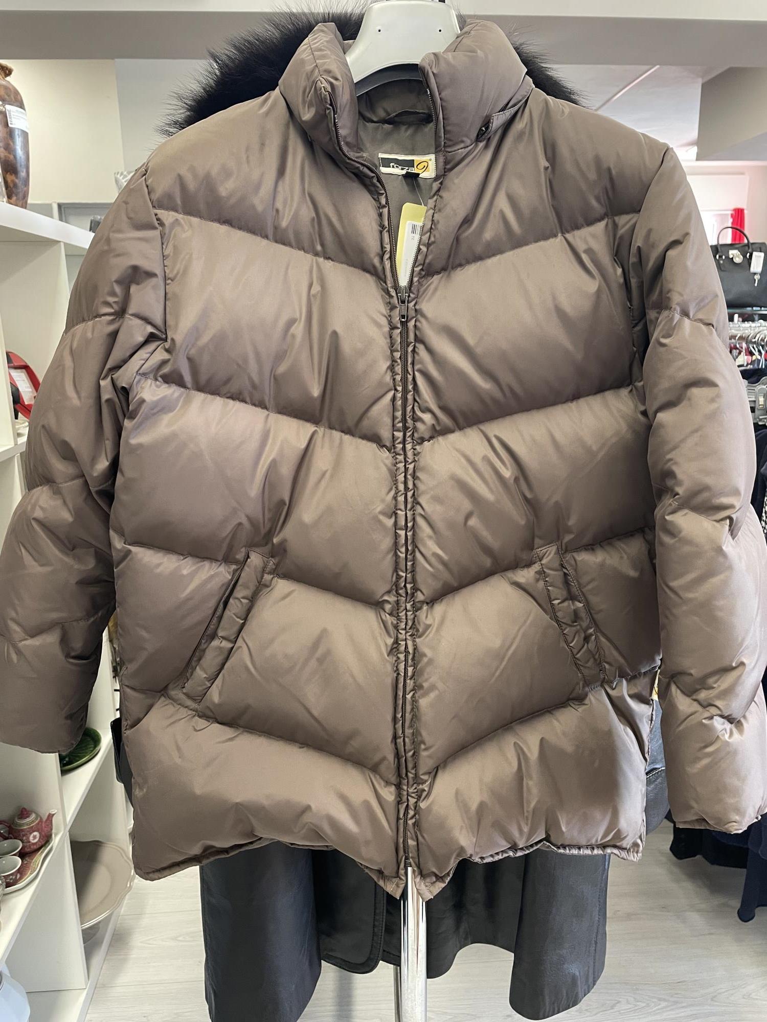 piumino corto  marrone in piuma tg. S Forza