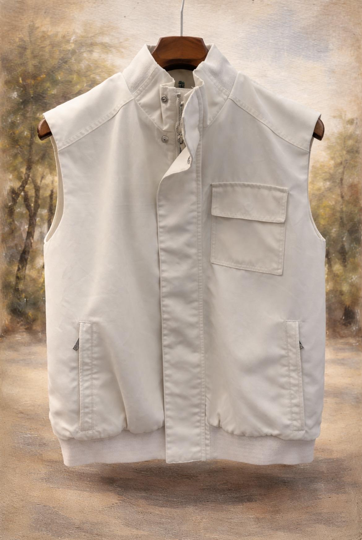 smanicato bianco con taschina in alto tg. M Moncler